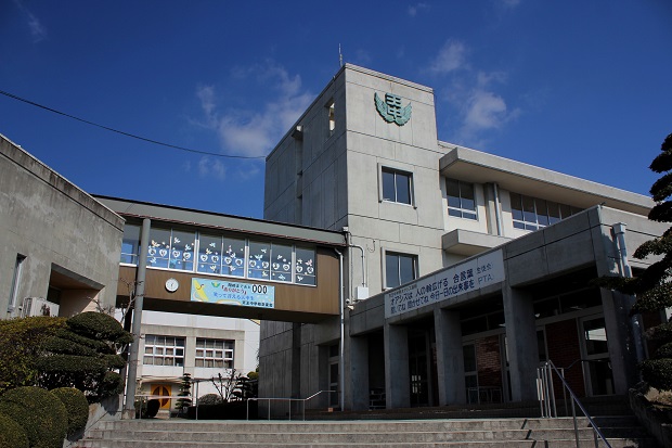 天王中学校