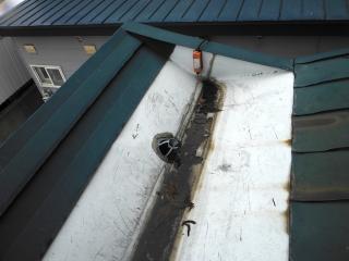 屋根排水ドレン修理前