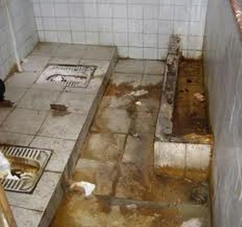 汚いトイレ1