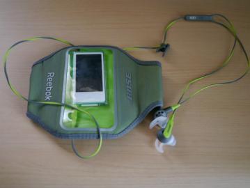 BOSE SiE2 付属ケース　と　第7世代iPod nano